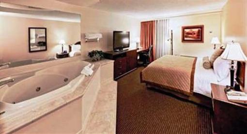 фото отеля Wyndham Riverfront Little Rock