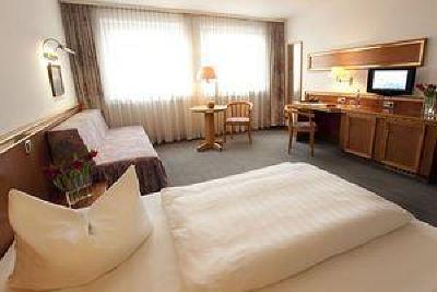 фото отеля Top Hotel Post Airport Frankfurt am Main