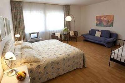 фото отеля Top Hotel Post Airport Frankfurt am Main