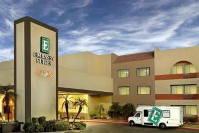 фото отеля Embassy Suites Hotel Phoenix - Tempe