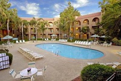 фото отеля Embassy Suites Hotel Phoenix - Tempe