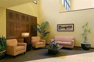 фото отеля Embassy Suites Hotel Phoenix - Tempe