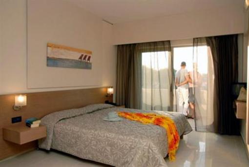 фото отеля Amalthia Beach Resort