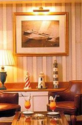 фото отеля Disneys Newport Bay Club Hotel Marne-La-Vallee