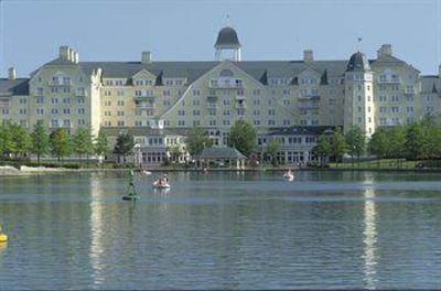 фото отеля Disneys Newport Bay Club Hotel Marne-La-Vallee