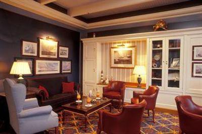 фото отеля Disneys Newport Bay Club Hotel Marne-La-Vallee