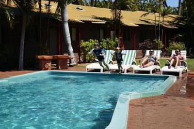фото отеля Bayside Holiday Apartments Broome