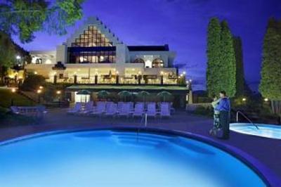 фото отеля Lake Okanagan Resort