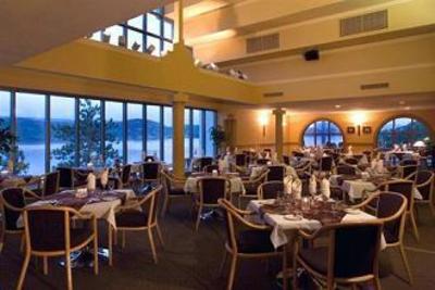 фото отеля Lake Okanagan Resort