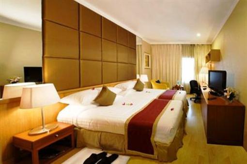 фото отеля Ellaa Hotels