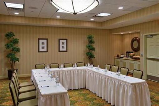 фото отеля Hilton Garden Inn Lakewood