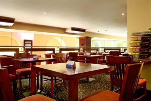 фото отеля Holiday Inn Express - Edinburgh City Centre