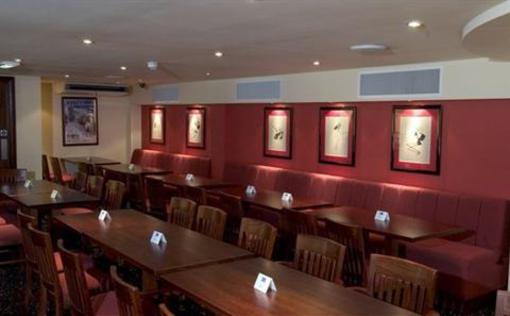 фото отеля Holiday Inn Express - Edinburgh City Centre