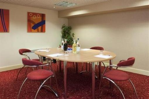 фото отеля Holiday Inn Express - Edinburgh City Centre