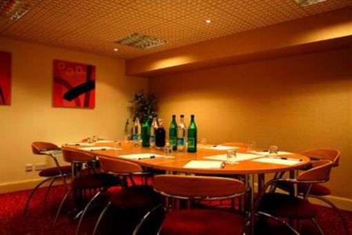 фото отеля Holiday Inn Express - Edinburgh City Centre