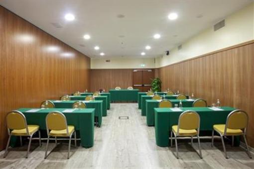 фото отеля Holiday Inn Cagliari