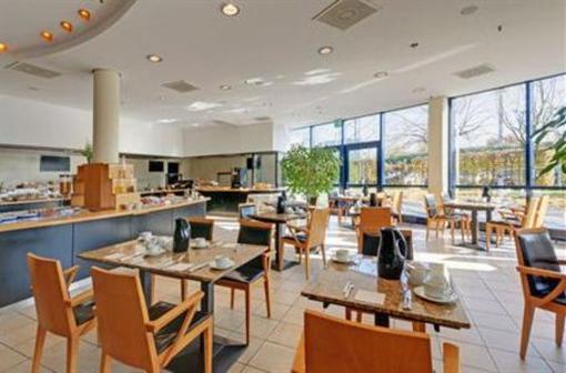 фото отеля Tryp Dusseldorf Airport