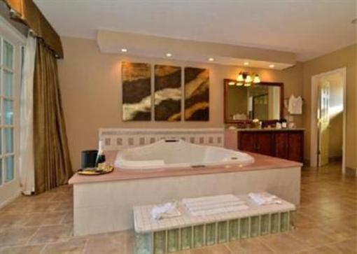 фото отеля BEST WESTERN Plus Timber Cove Lodge