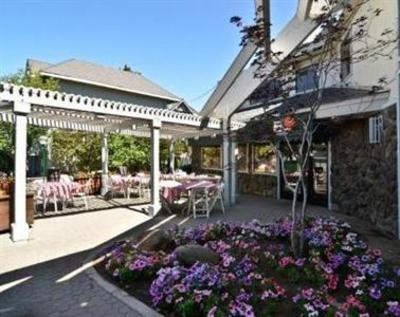 фото отеля BEST WESTERN Plus Timber Cove Lodge
