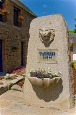 фото отеля Inter Hotel Le Lion D'Or Saint-Brice-en-Cogles