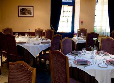 фото отеля Inter Hotel Le Lion D'Or Saint-Brice-en-Cogles