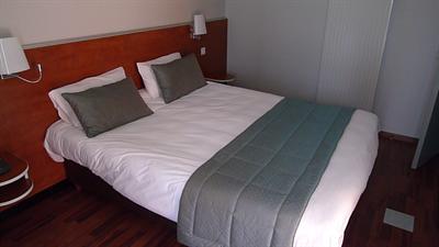фото отеля Inter Hotel Le Lion D'Or Saint-Brice-en-Cogles