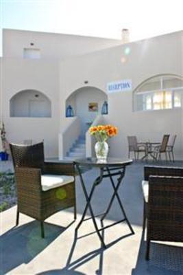 фото отеля Sea Sound White Katikies Apartments Perivolos
