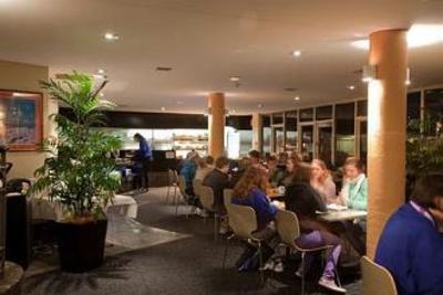 фото отеля All Seasons Canberra Narrabundah