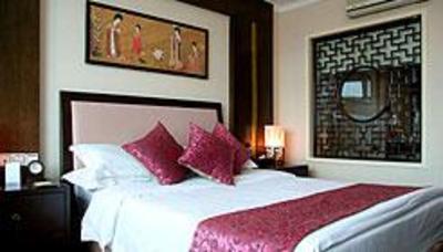 фото отеля Red Crowned Crane Hotel