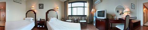 фото отеля Red Crowned Crane Hotel