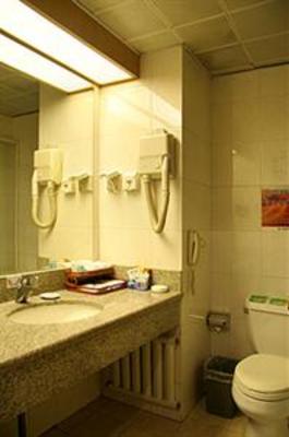 фото отеля Red Crowned Crane Hotel