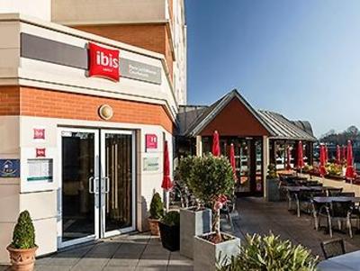 фото отеля Hotel Ibis Paris Defense Courbevoie