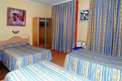 фото отеля Hostal Plaza D'ort