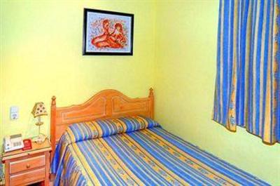 фото отеля Hostal Plaza D'ort