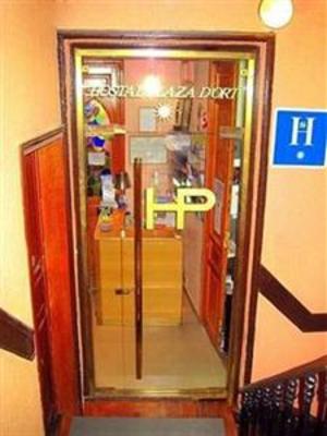 фото отеля Hostal Plaza D'ort