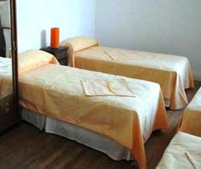фото отеля Petit Hostel Frente al Rio