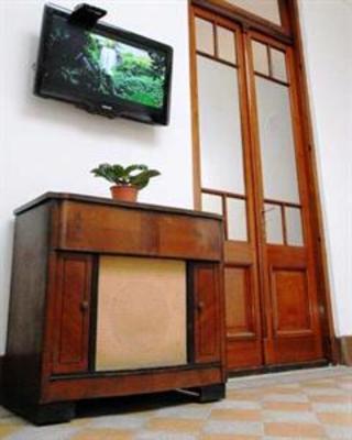 фото отеля Petit Hostel Frente al Rio