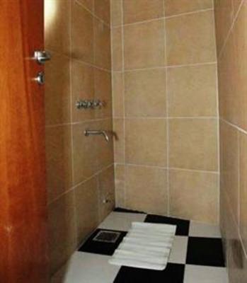 фото отеля Petit Hostel Frente al Rio