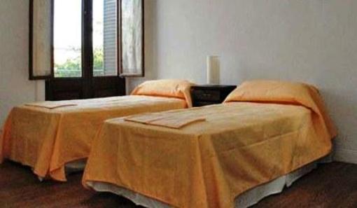 фото отеля Petit Hostel Frente al Rio