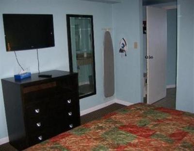 фото отеля Travelodge Suites Oceanfront