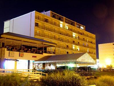 фото отеля Travelodge Suites Oceanfront