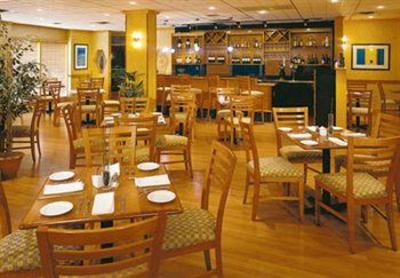 фото отеля Cambridge Suites - Halifax