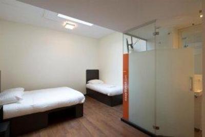 фото отеля easyHotel Den Haag