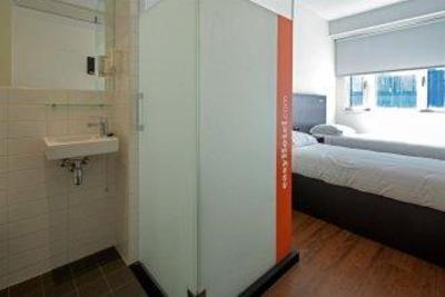 фото отеля easyHotel Den Haag