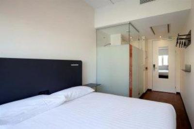 фото отеля easyHotel Den Haag