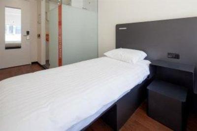 фото отеля easyHotel Den Haag