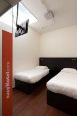 фото отеля easyHotel Den Haag