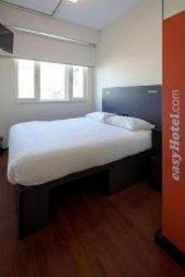 фото отеля easyHotel Den Haag