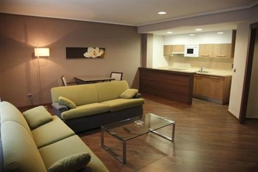 фото отеля Apartamentos Turisticos Cesaraugusta