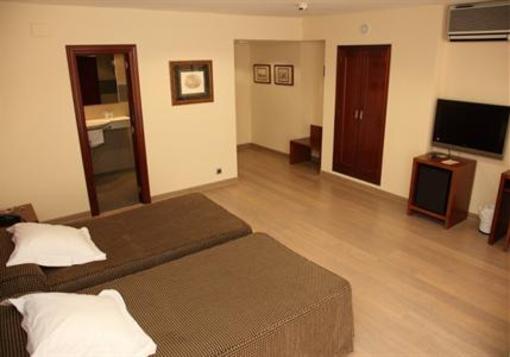 фото отеля Apartamentos Turisticos Cesaraugusta